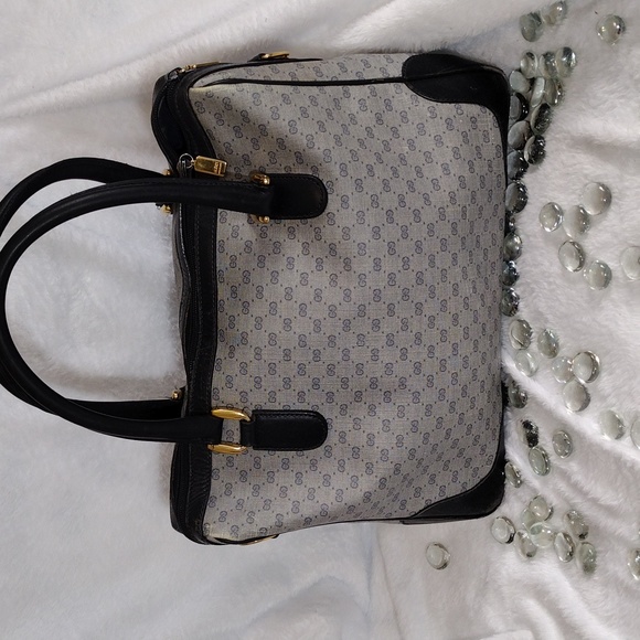 Authentic GUCCI Handbag - Picture 4 of 16
